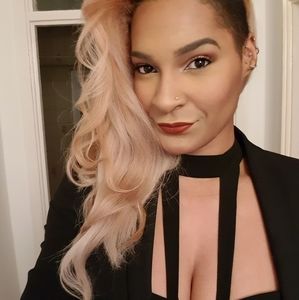 Meet your Posher, Emari